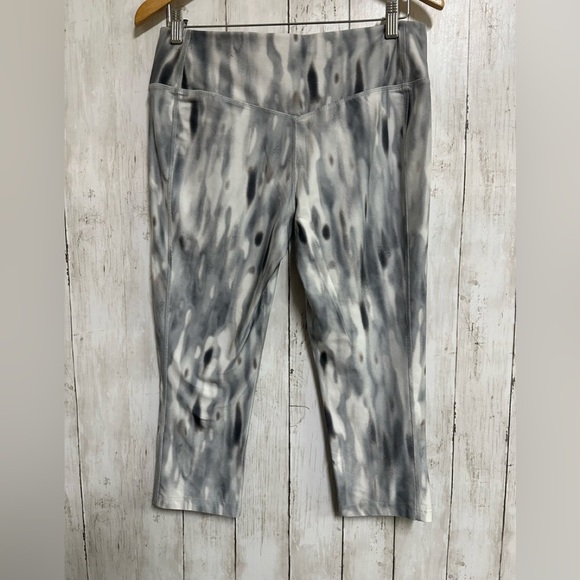NIKE Dri-Fit Stretch  Gray Tie Dye Capri Leggings Women's Size L - Picture 5 of 5